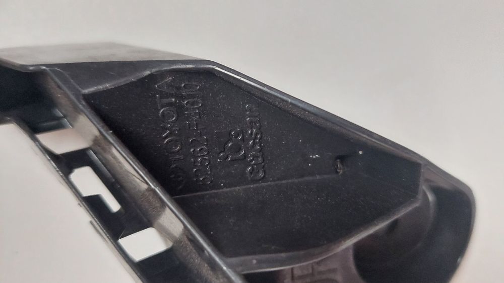 Mocowanie ślizg zderzak prawy tył TOYOTA C-HR