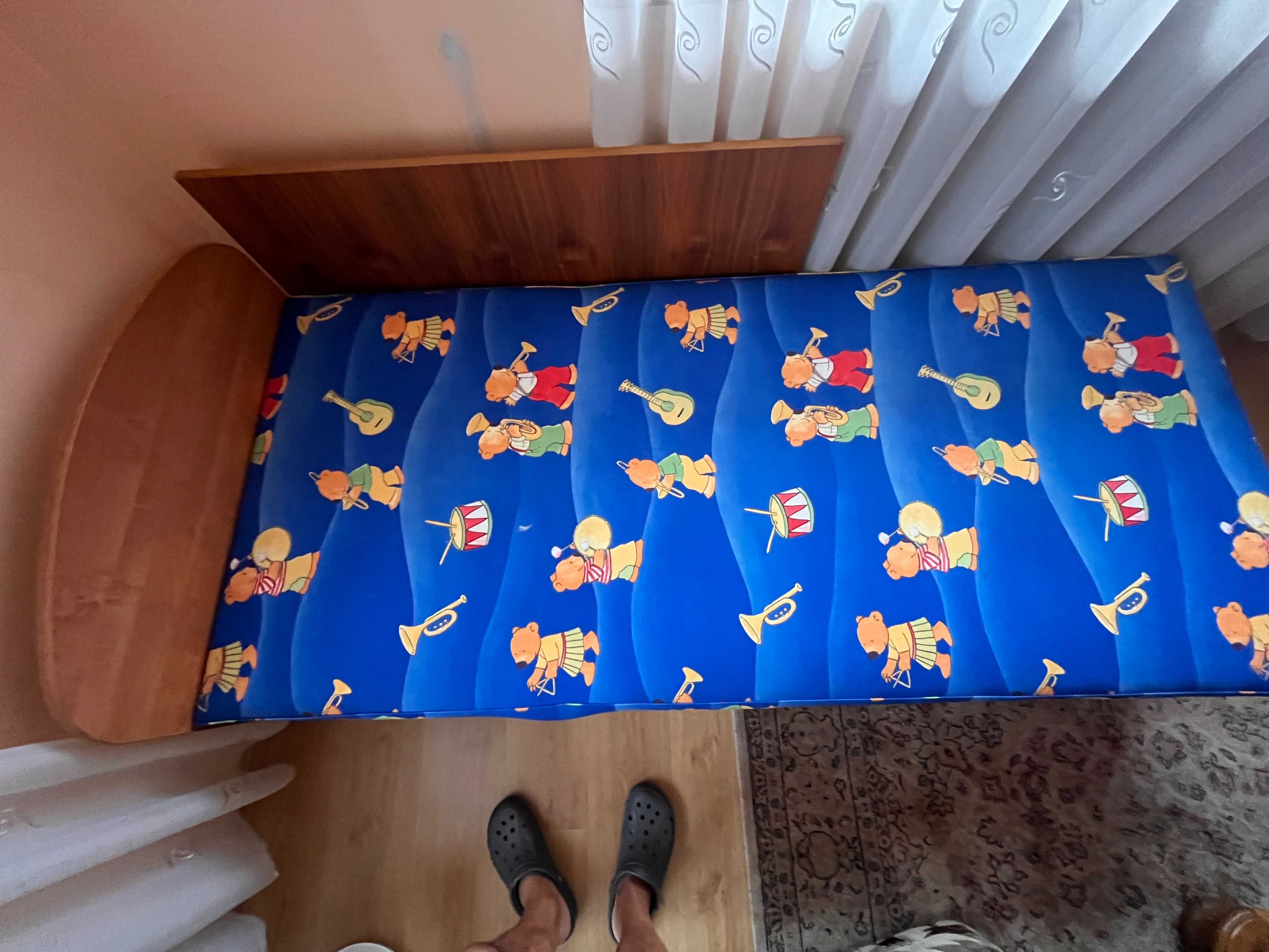 Łóżko dziecięce wygodne i otwierane