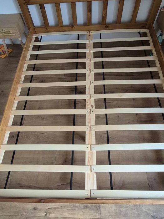 Drewniane łóżko 160x200