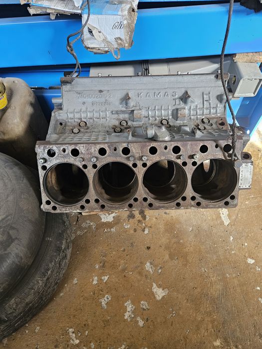 Продам двигун зіл 130 блок .камаз 740.10