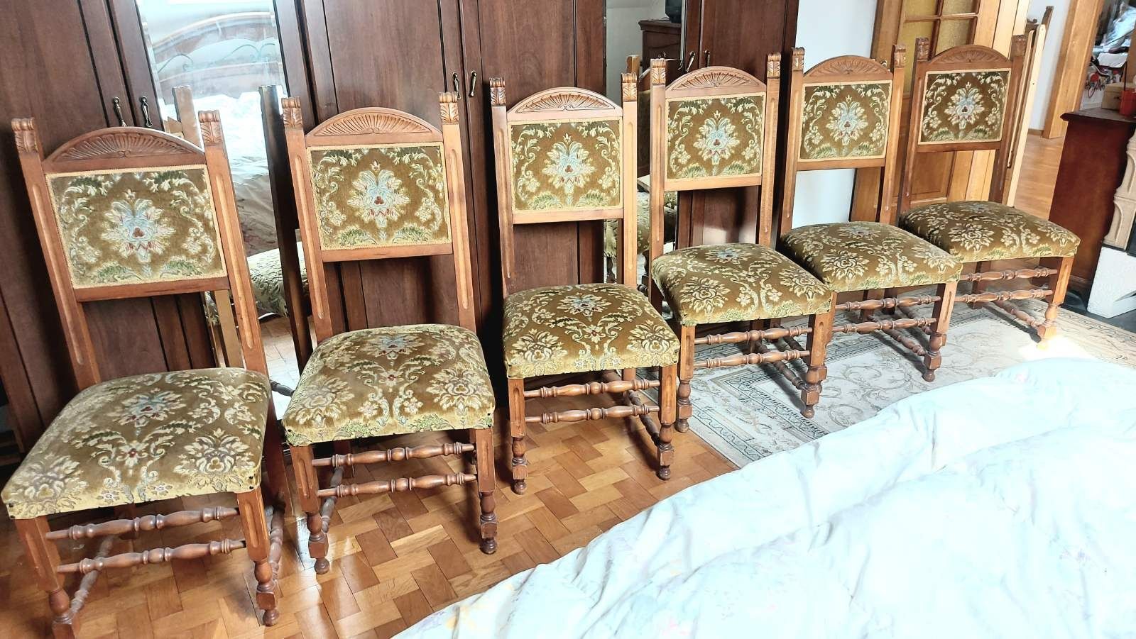 Продається 6 італійських стільців