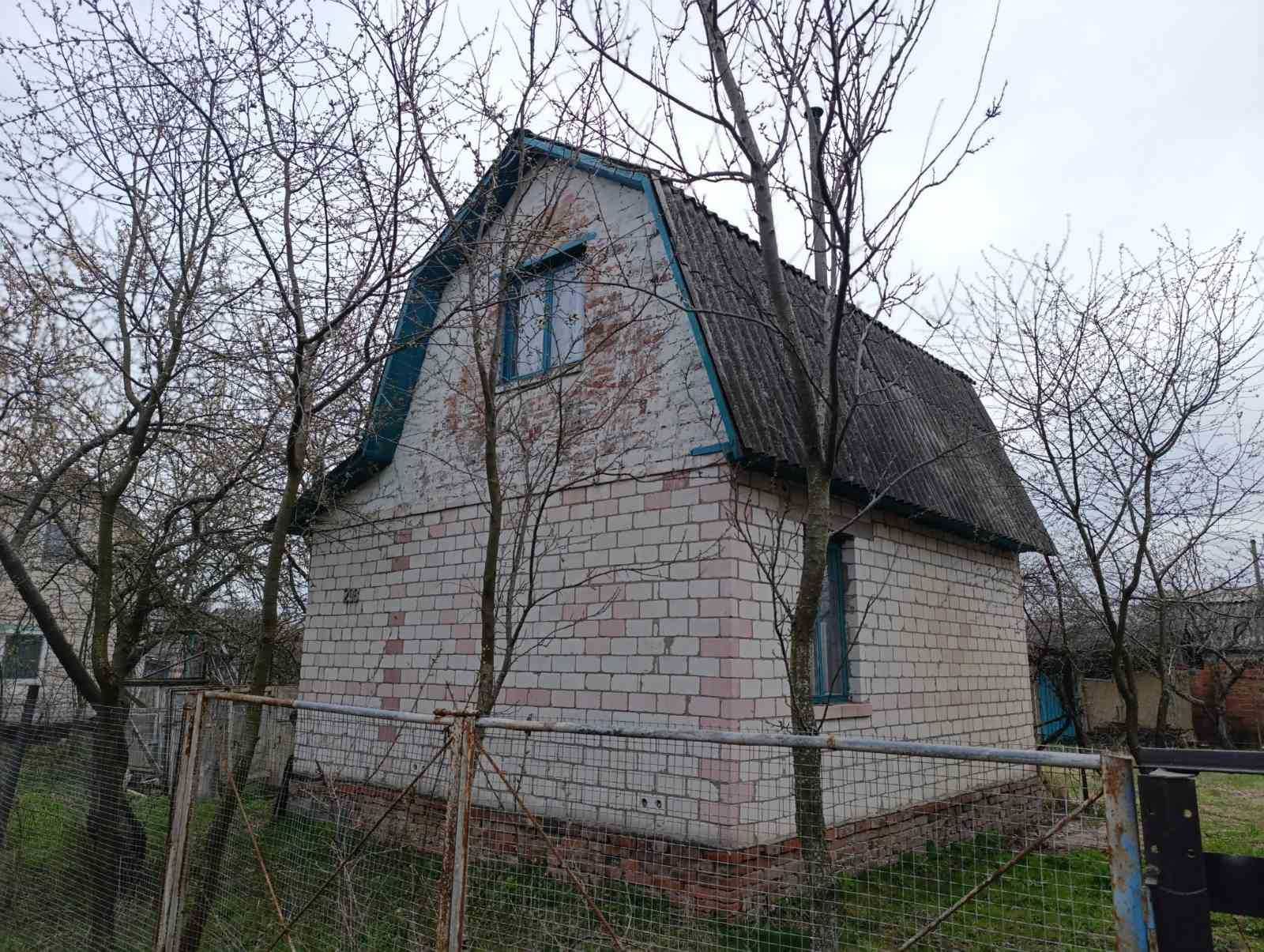 Дача поруч з лісом !