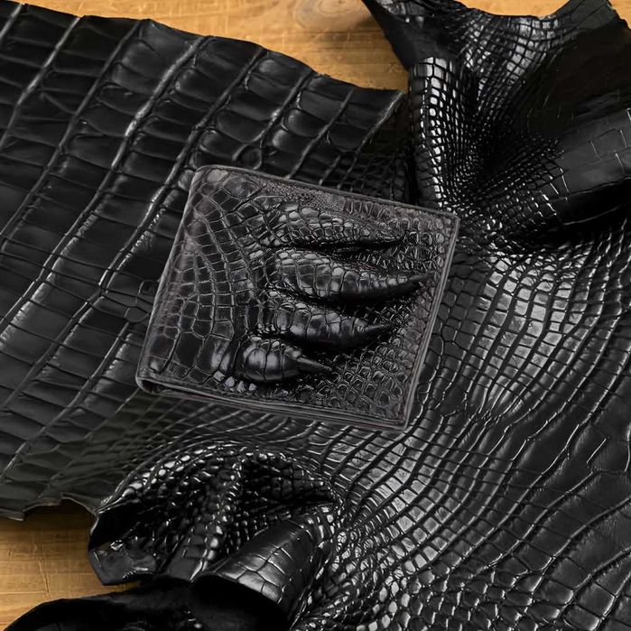 Крокодиловое Портмоне с лапой крокодила