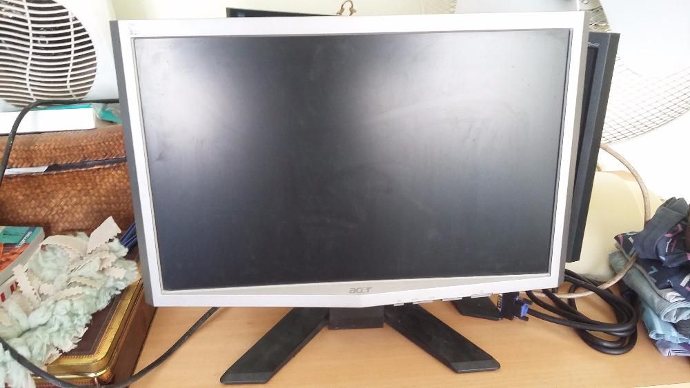 monitor LCD 18.5 polegadas