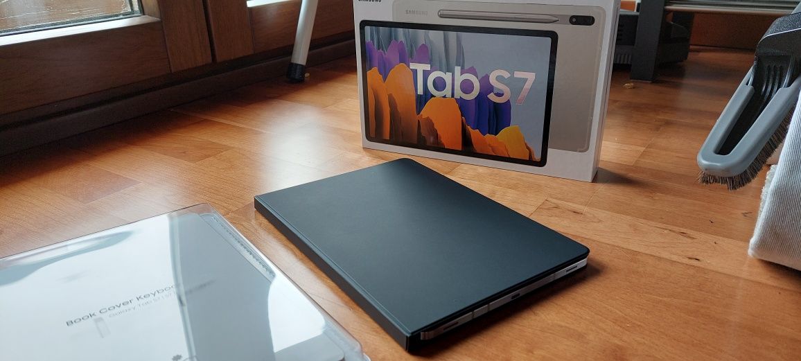 Samsung Galaxy Tab S7 "11" Cinza 128gbs + Capa Teclado original (NOVA)