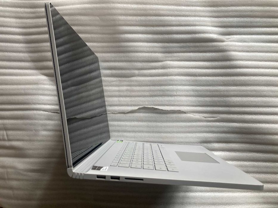 Игровой Ноутбук Microsoft Surface Book 2 i7,16GB,512GB,NVIDIA GTX 1060