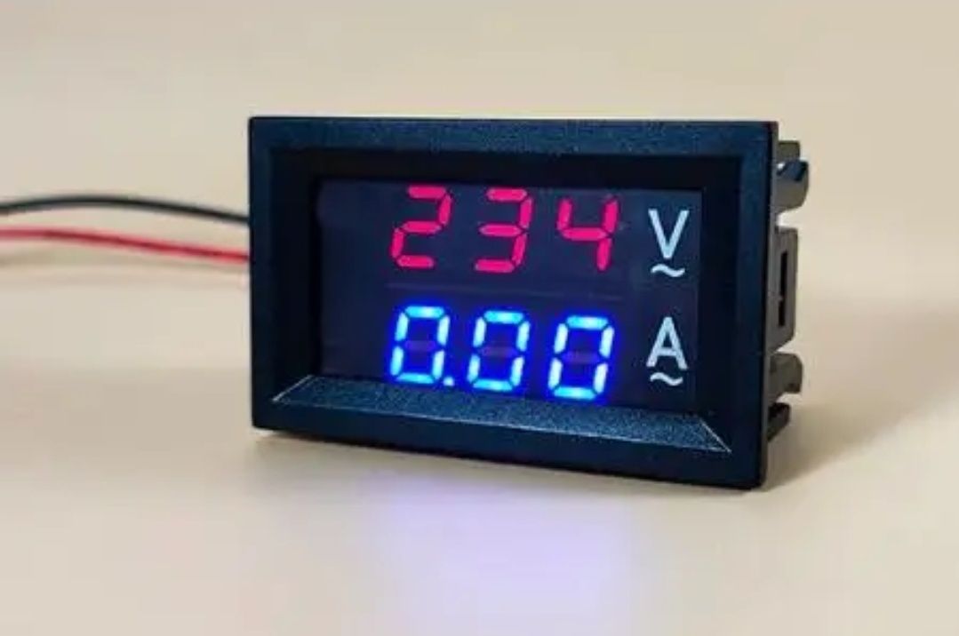 Voltomierz Amperomierz Miernik 0-100Volt do zabudowy Wyświetlacz LED
M