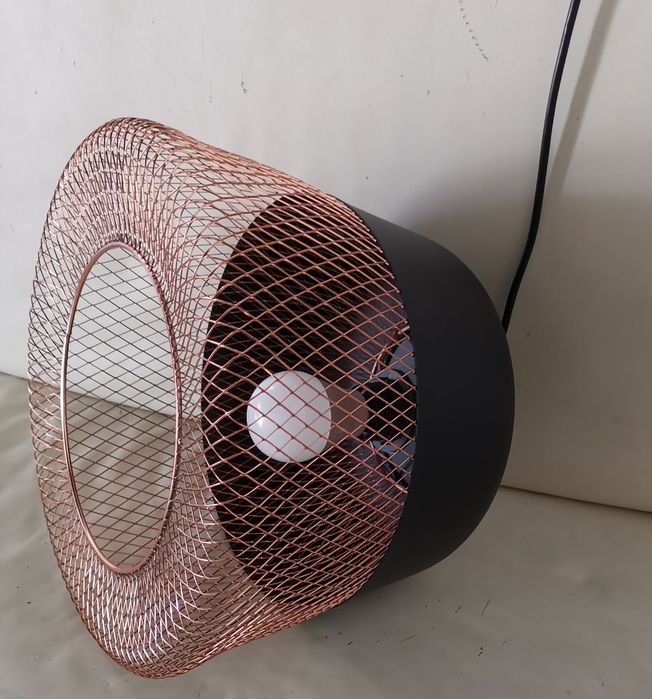 Candeeiro suspenso cor preto e cobre