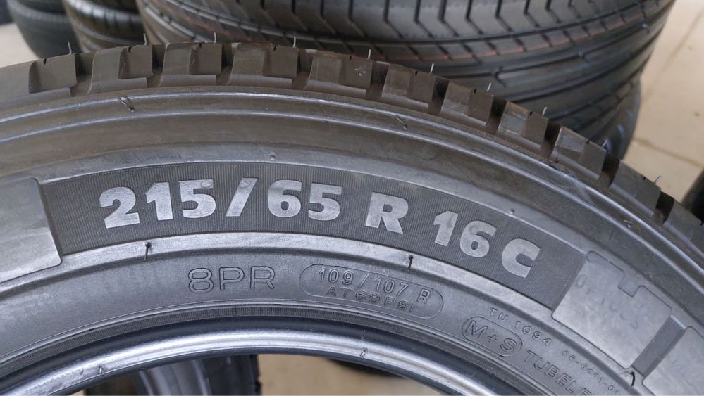 215/65/16 R16 Michelin Agilis 81 2шт новые