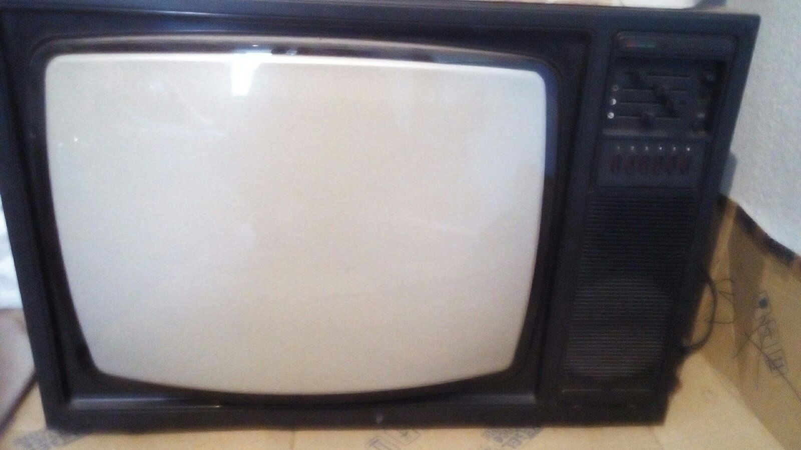 Телевизор Рубин Ц-208цветной.