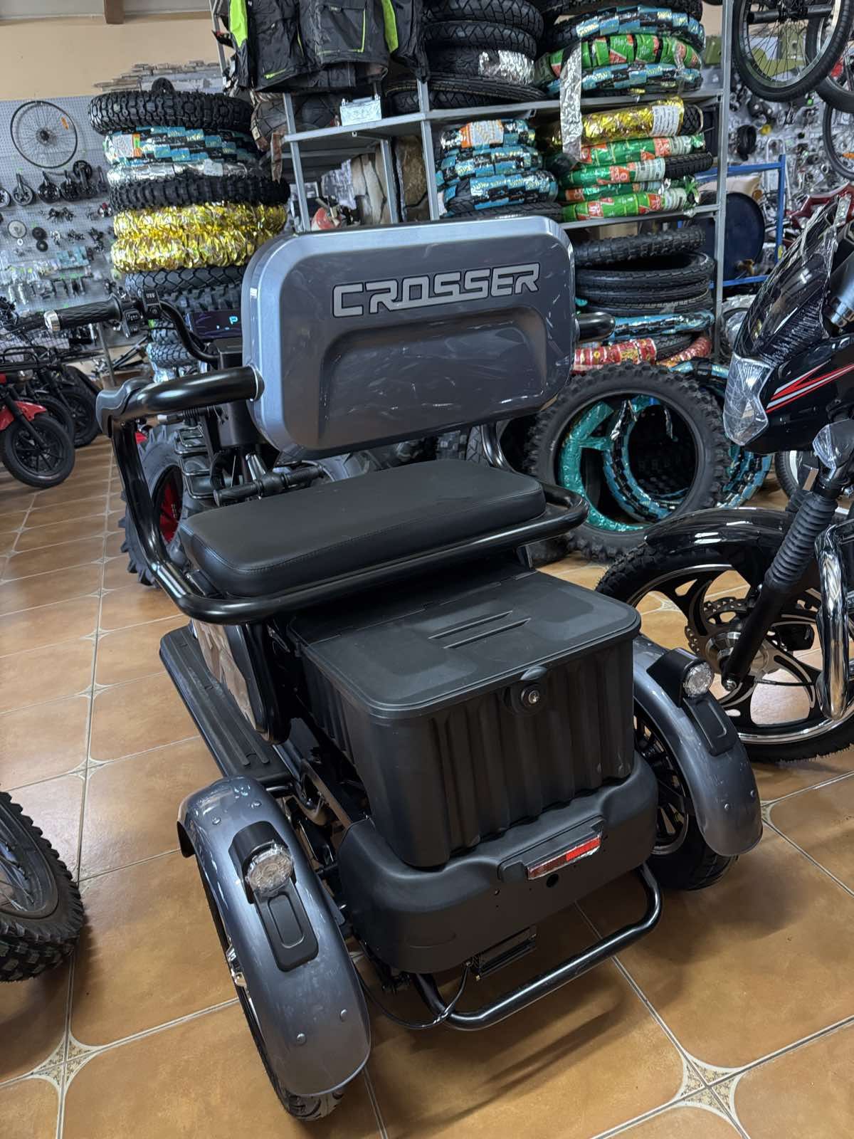 Електроскутер триколісний Crosser TR-1 72V 600W 20A