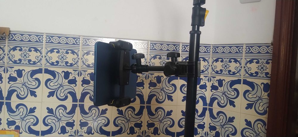 Suporte de Microfone Hercules e suporte para tablet