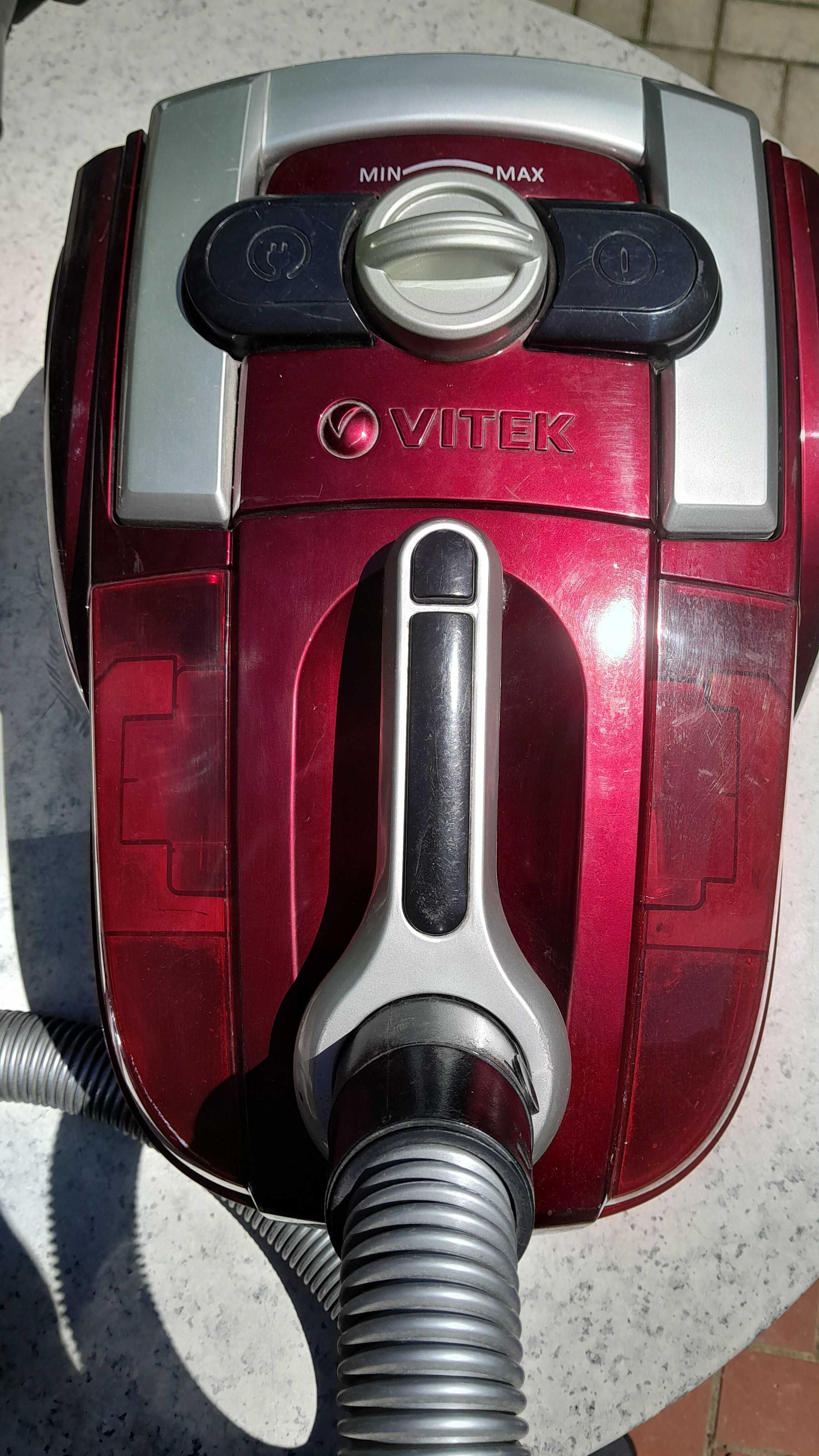 Продам пылесос Vitek VT 1833R