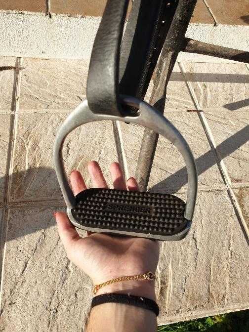 Vendo acessórios de equitação