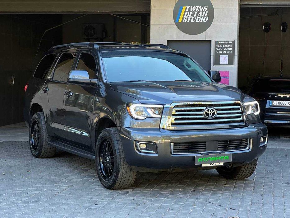 Toyota Sequoia 2016