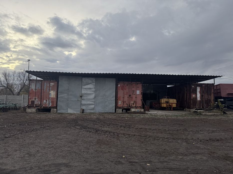 Продам контейнери з навісом