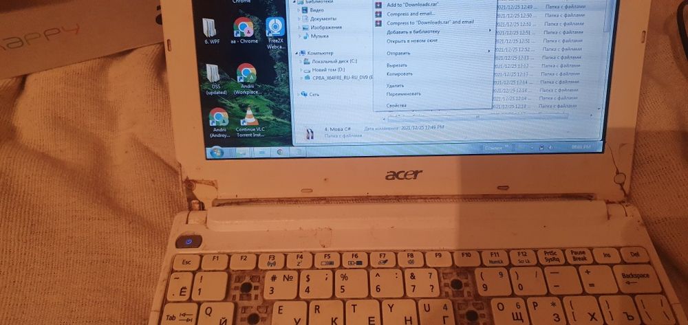 2 нетбуки Lenovo Idealpad S10-3 та Acer Aspire One Happy