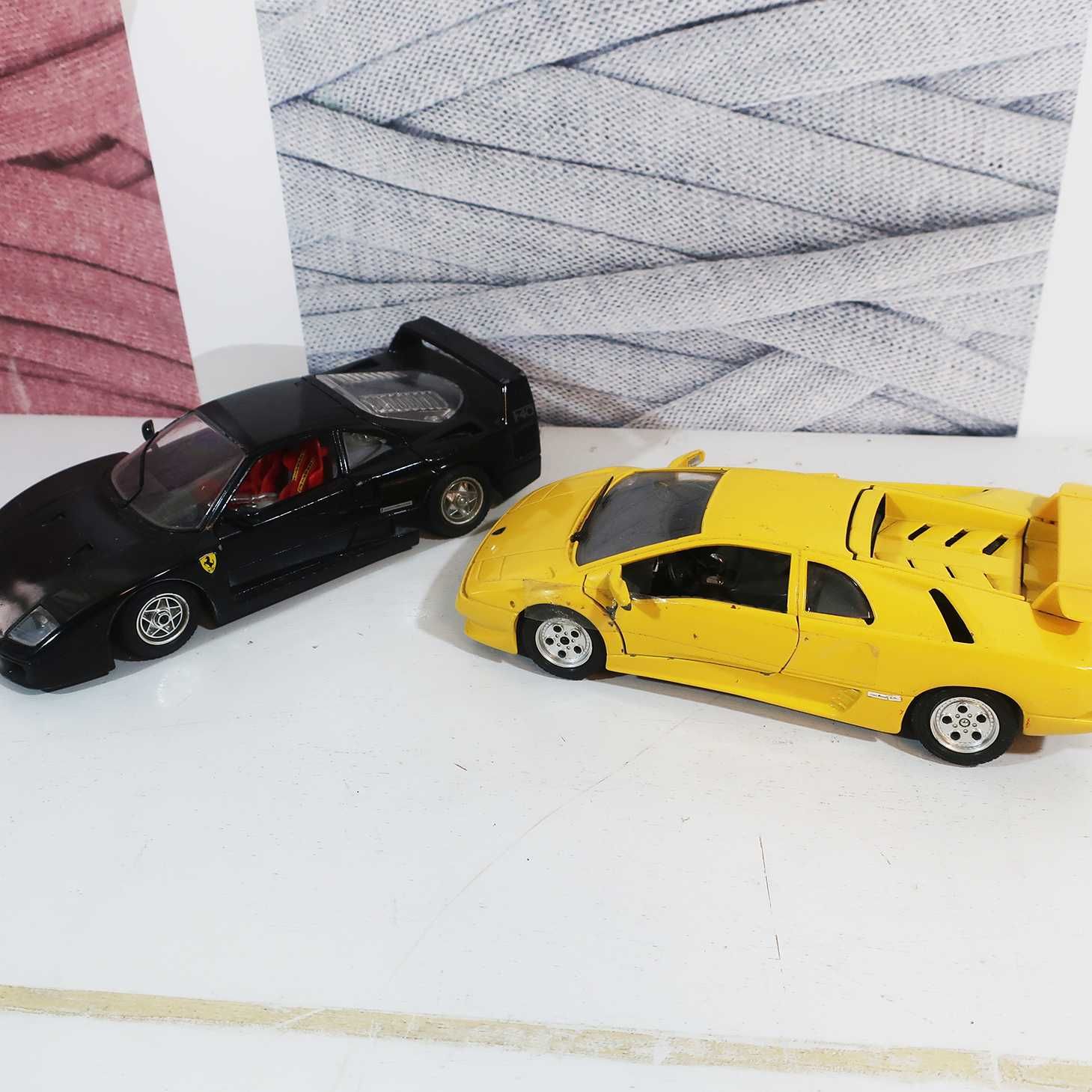 Conjunto 2x Carros Miniatura Bburago Ferrari F40 + Lamborghini Diablo