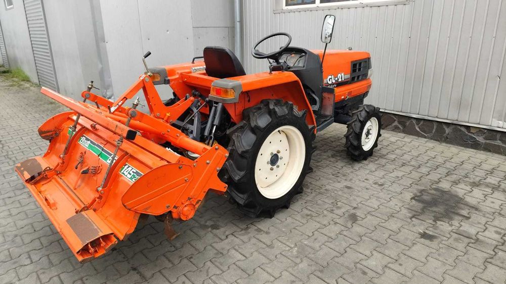 Japoński traktorek Kubota GL 21 z glebogryzarką 4x4 Rewers 21 km