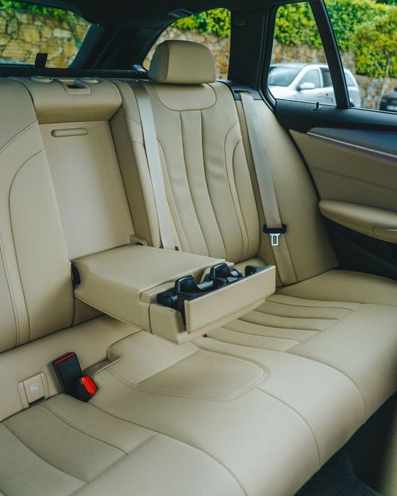 BMW 520e Touring Individual 2022