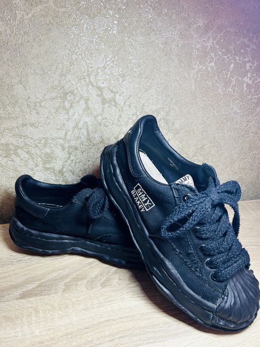 Трендовые кроссовки Maison Mihara Yasuhiro модель Blakey.