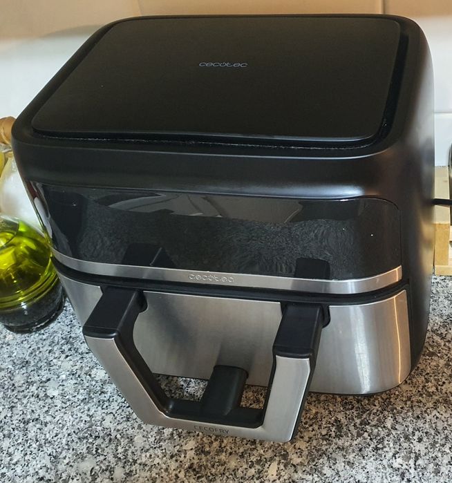 Air Fryer 9L Cecotec como nova.