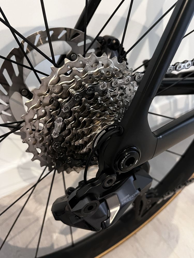 Trek Madone SLR 7, gen 8, rozm: L, suport Ceramic Speed, Oklejony