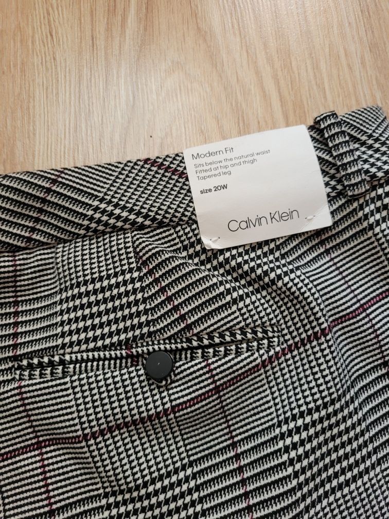 Spodnie damskie proste w kratę eleganckie Calvin Klein nowe r. 6XL/7XL