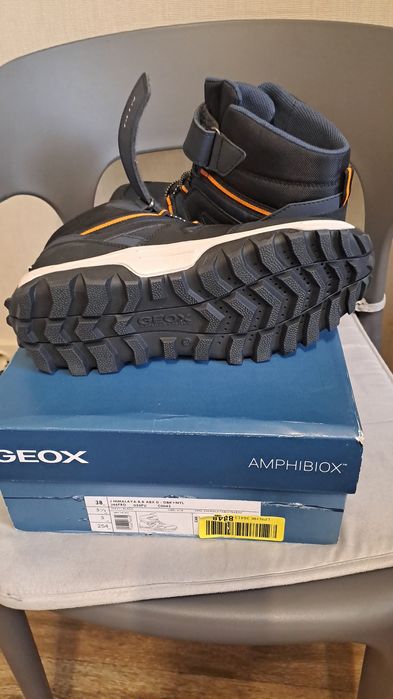 Абсолютно Новые зимние ботинки Geox Respira р.38-39на подростка