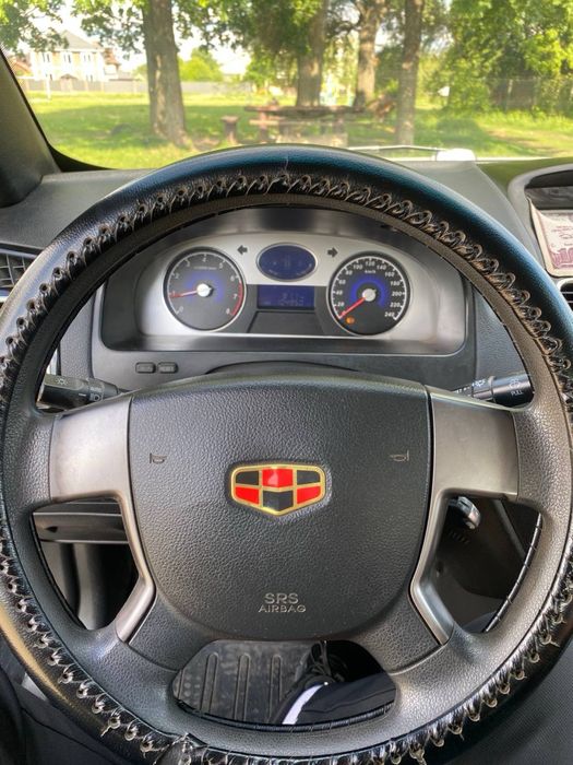 Geely Emgrand EC7 2012