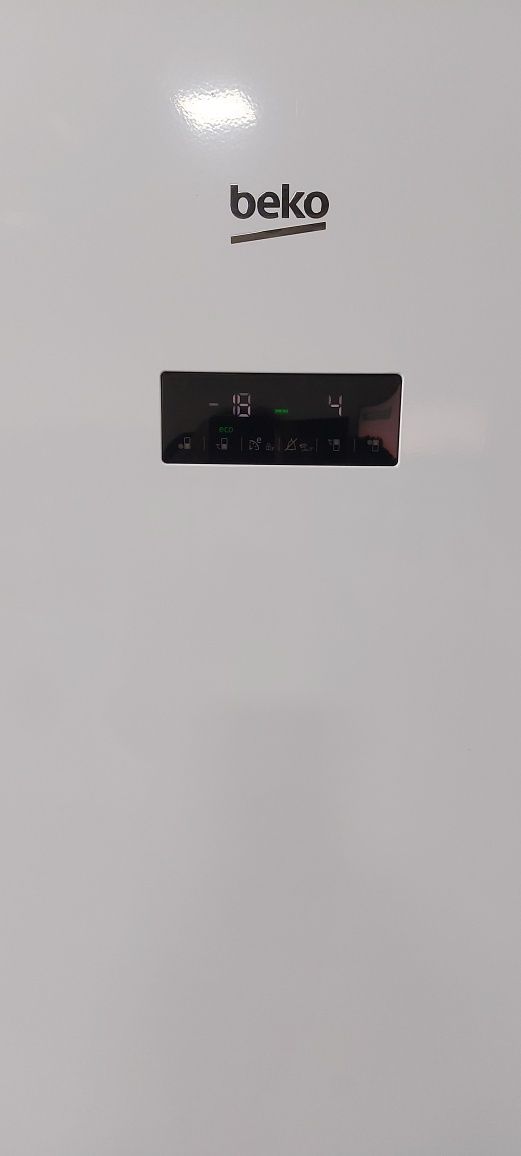 Холодильник Beko RCNA 356E30W