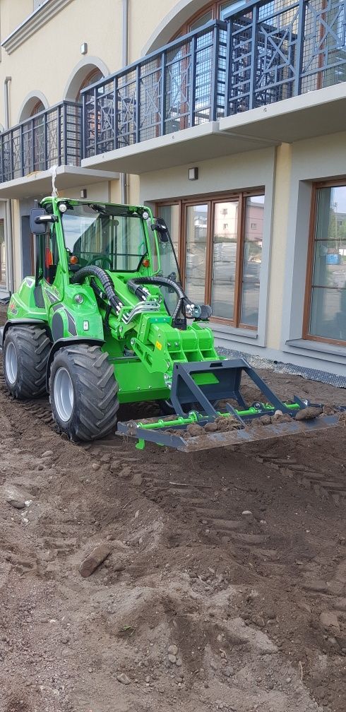 Usługi koparką łańcuchową, minikoparką, frezem do pni, kosiarką bijako