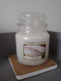 Yankee Candle nowa świeca 411 g Angel's Wings Kringle WoodWick