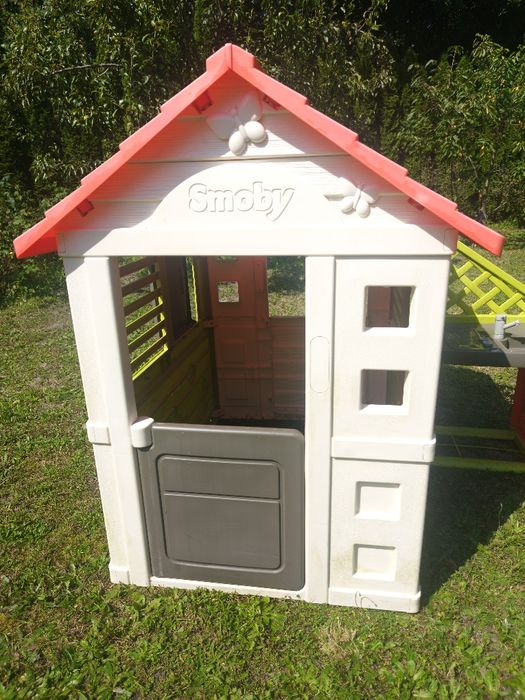 Domek ogrodowy smoby z podłogą