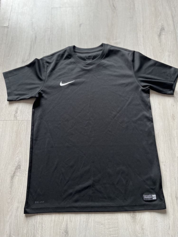Koszulki sportowe Nike 13-15YRS