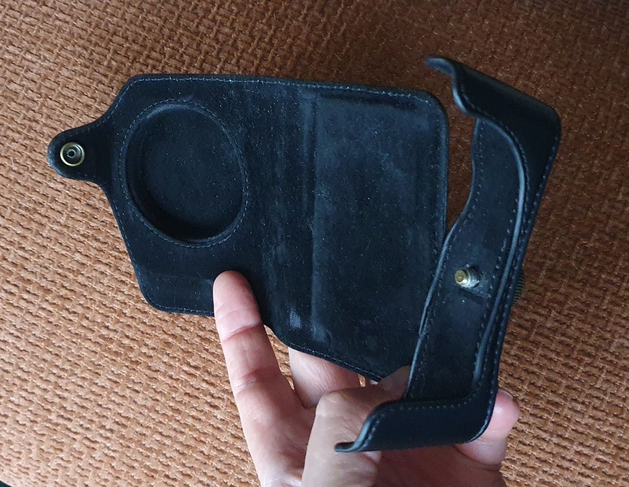 Etui Lumix 15 i inne że sobą po środku okazja