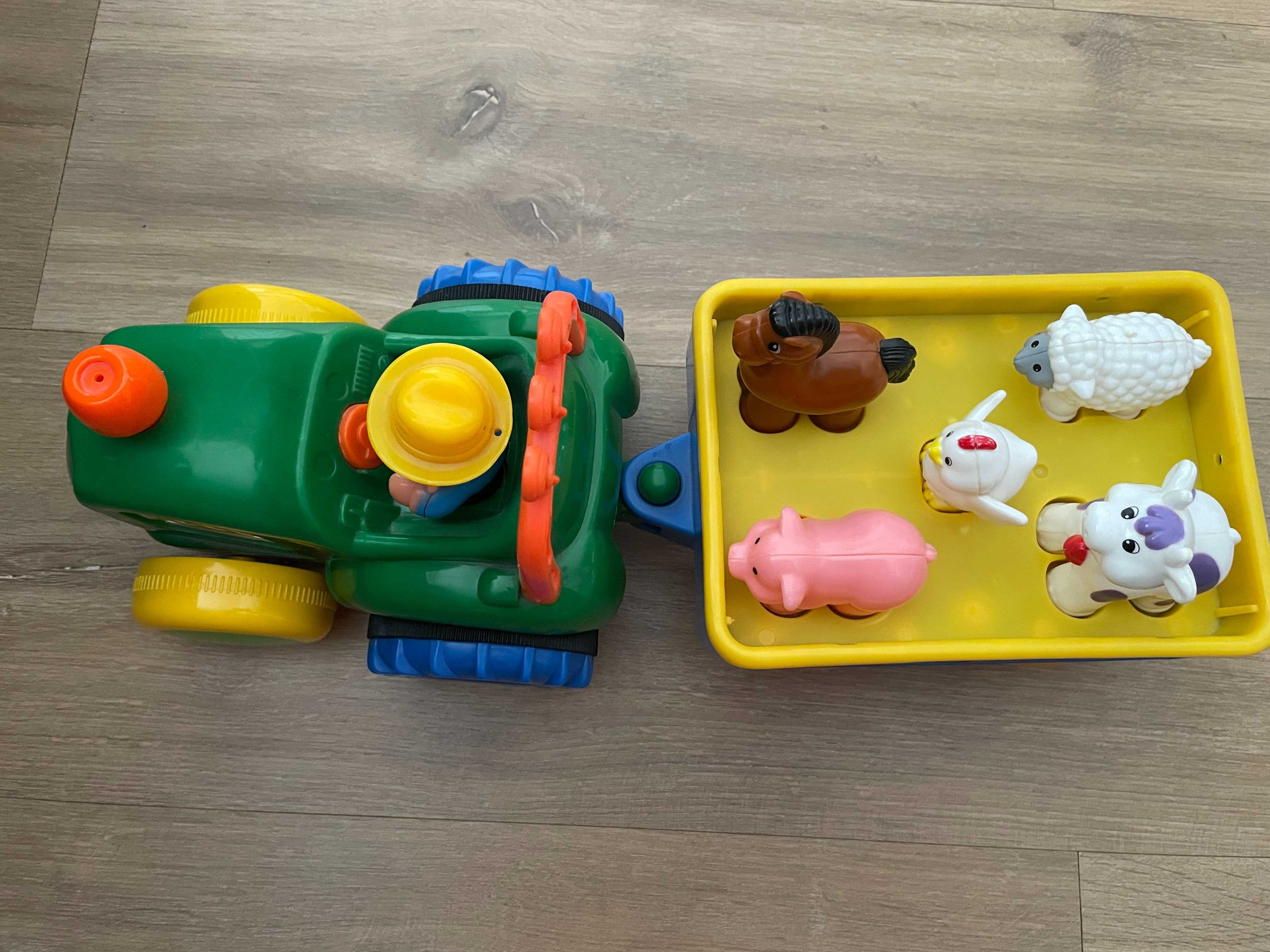 Traktor z przyczepa i zwierzakami - Pan Domelek