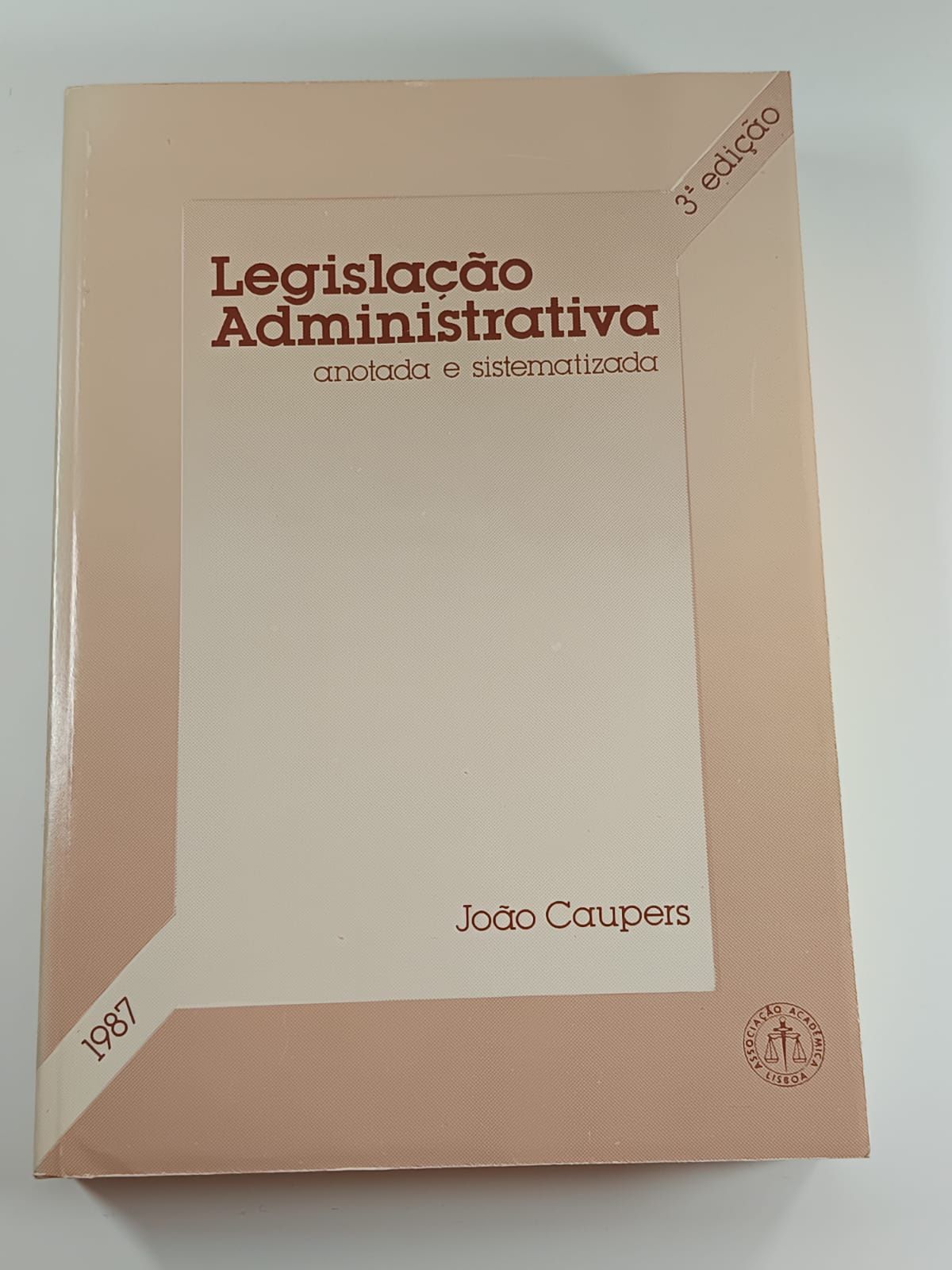 Legislação administrativa