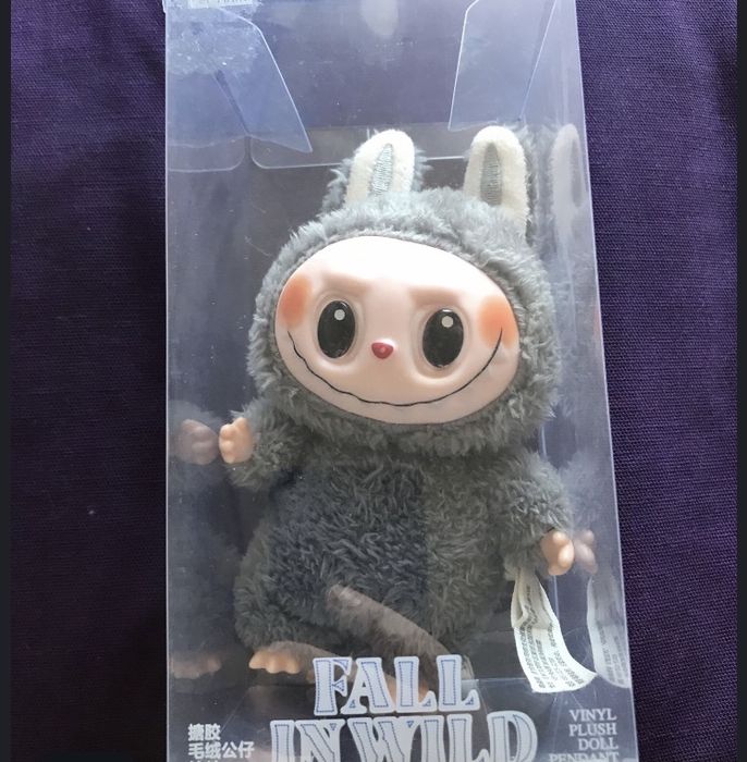 Брелок лабубу собака коргі акіта