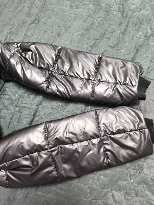 Продам зимову куртку для дівчинки років 10