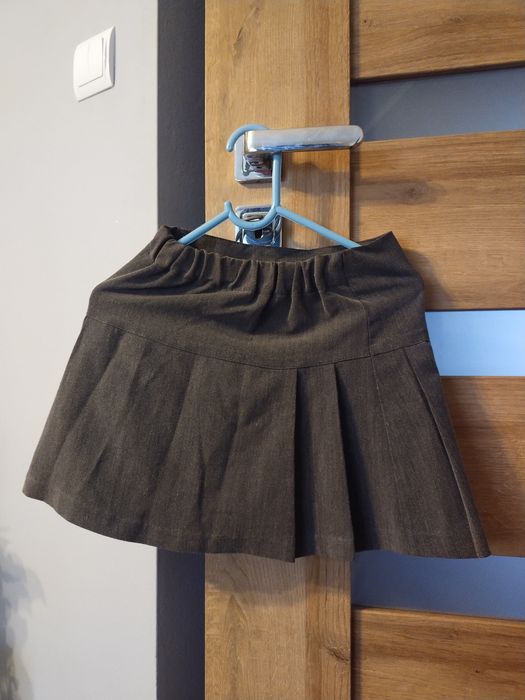 Zestaw spódniczek i sukienka rozmiar 104/110