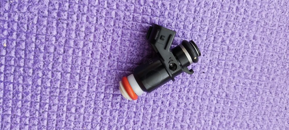 Форсунка паливна Honda Civic 1,6. 16450-pld-003