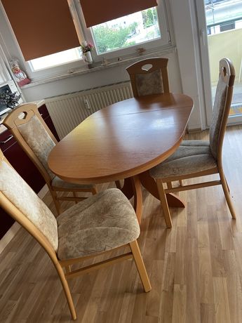 Stół rozkładany i 4 krzesła/zestaw