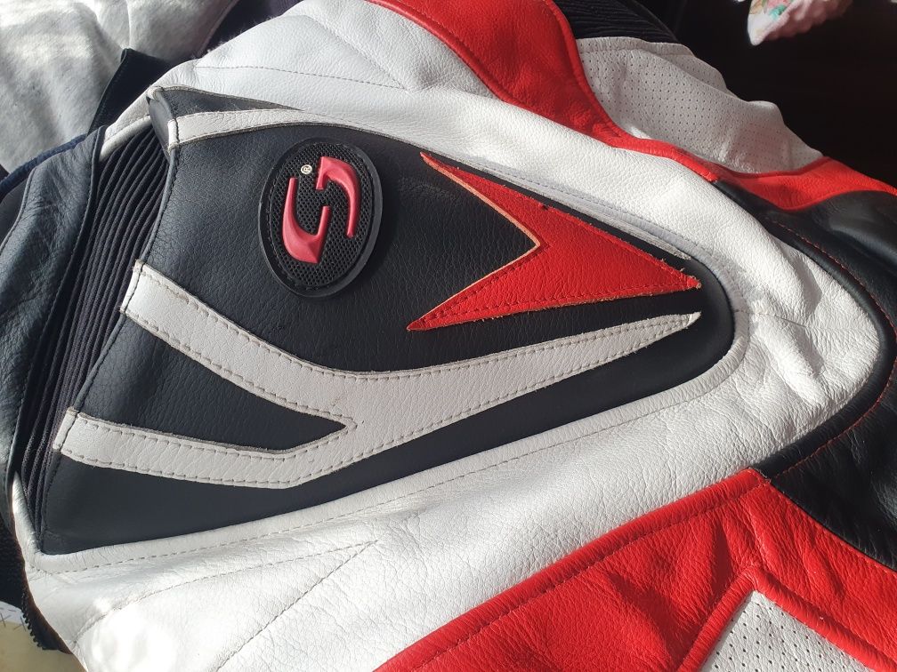 Kombinezon motocyklowy z garbem,  skóra
