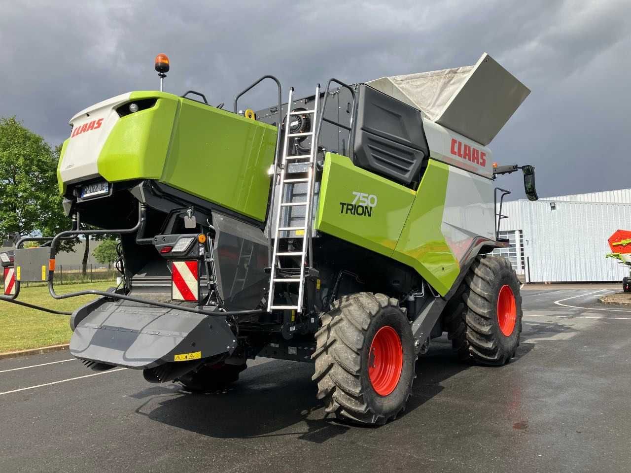 Комбайн Claas Trion 750 2023