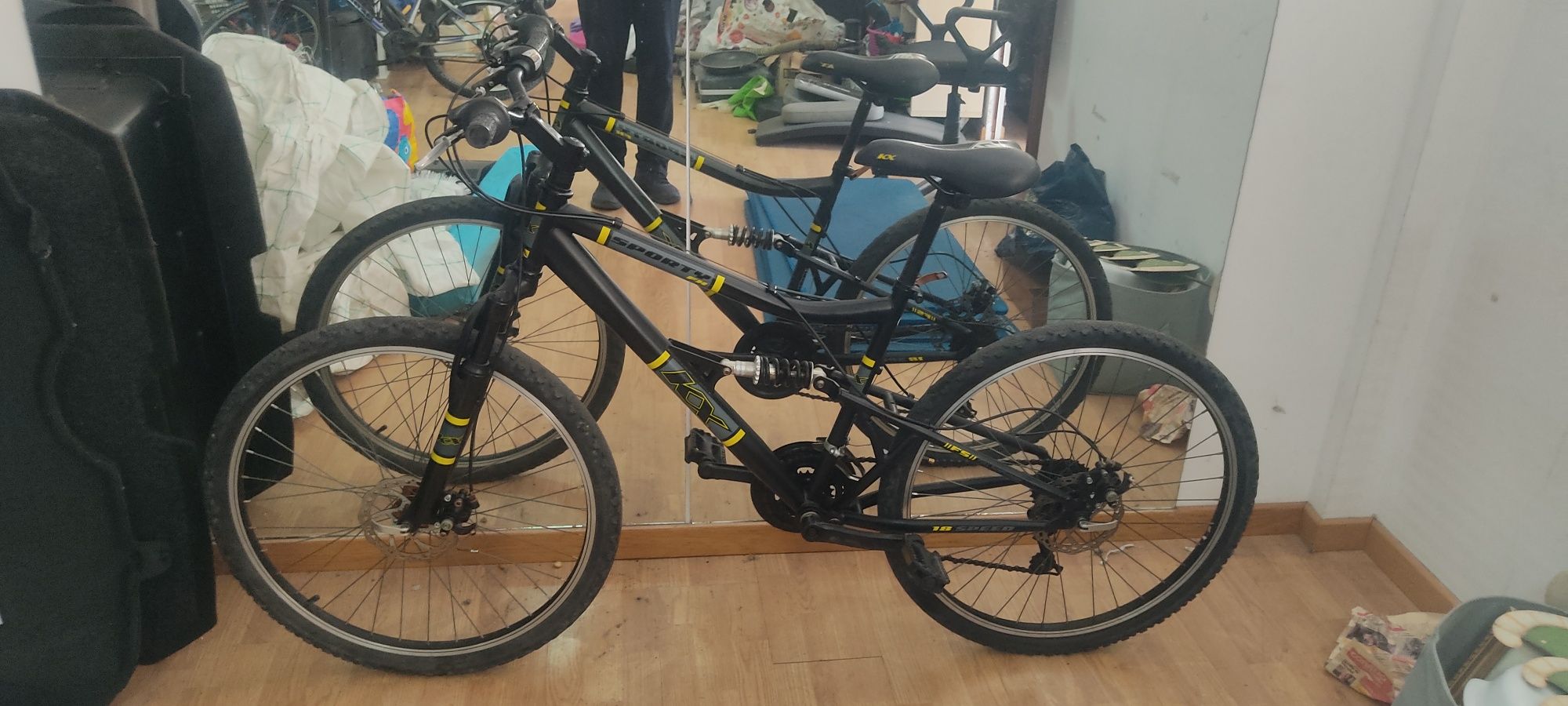 Várias Bicicletas de BTT
