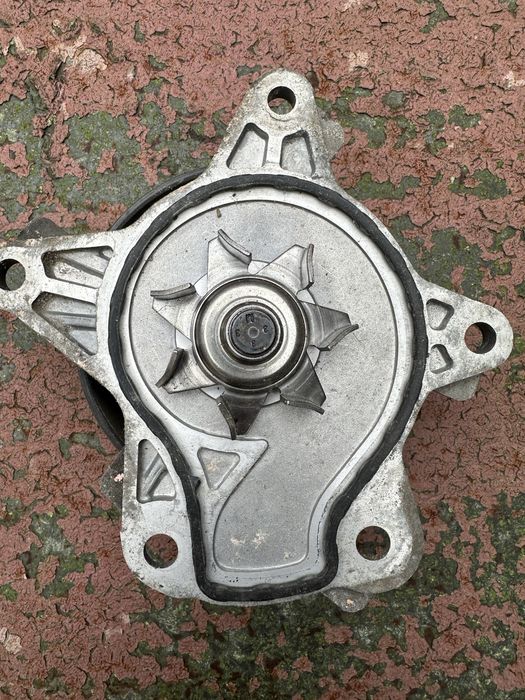 Помпа toyota corolla 1,6 2008р