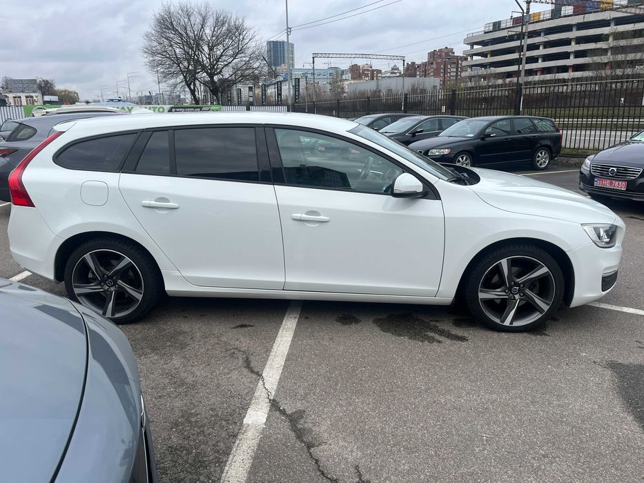 Volvo V60 (facelift) 2.0 дизель 2016 із Нідерландів