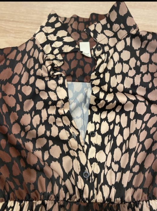 Vestido dourado castanho