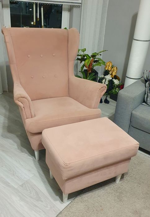 Fotel uszak Werina, plusz, kolor brudny róż + puf stan bardzo dobry